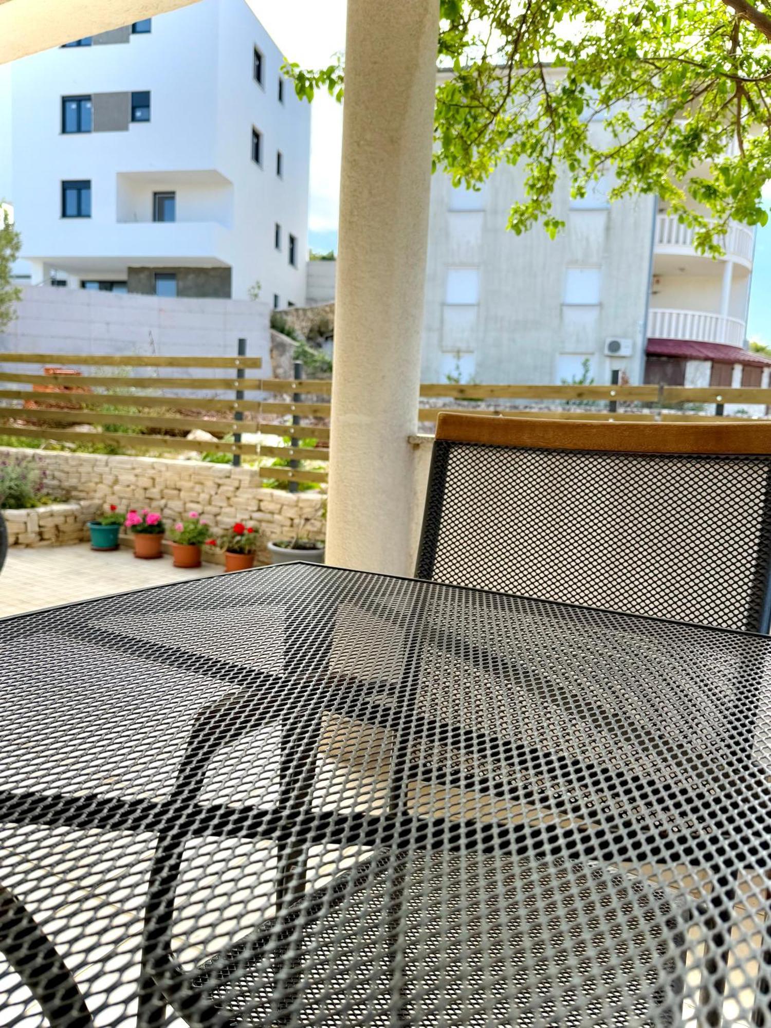 Apartments Elvira Drage Exterior photo