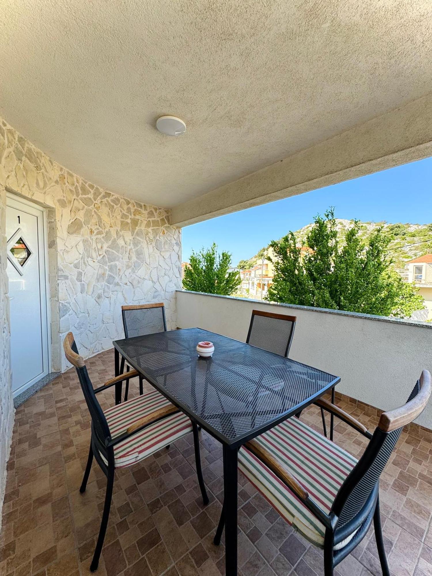 Apartments Elvira Drage Exterior photo