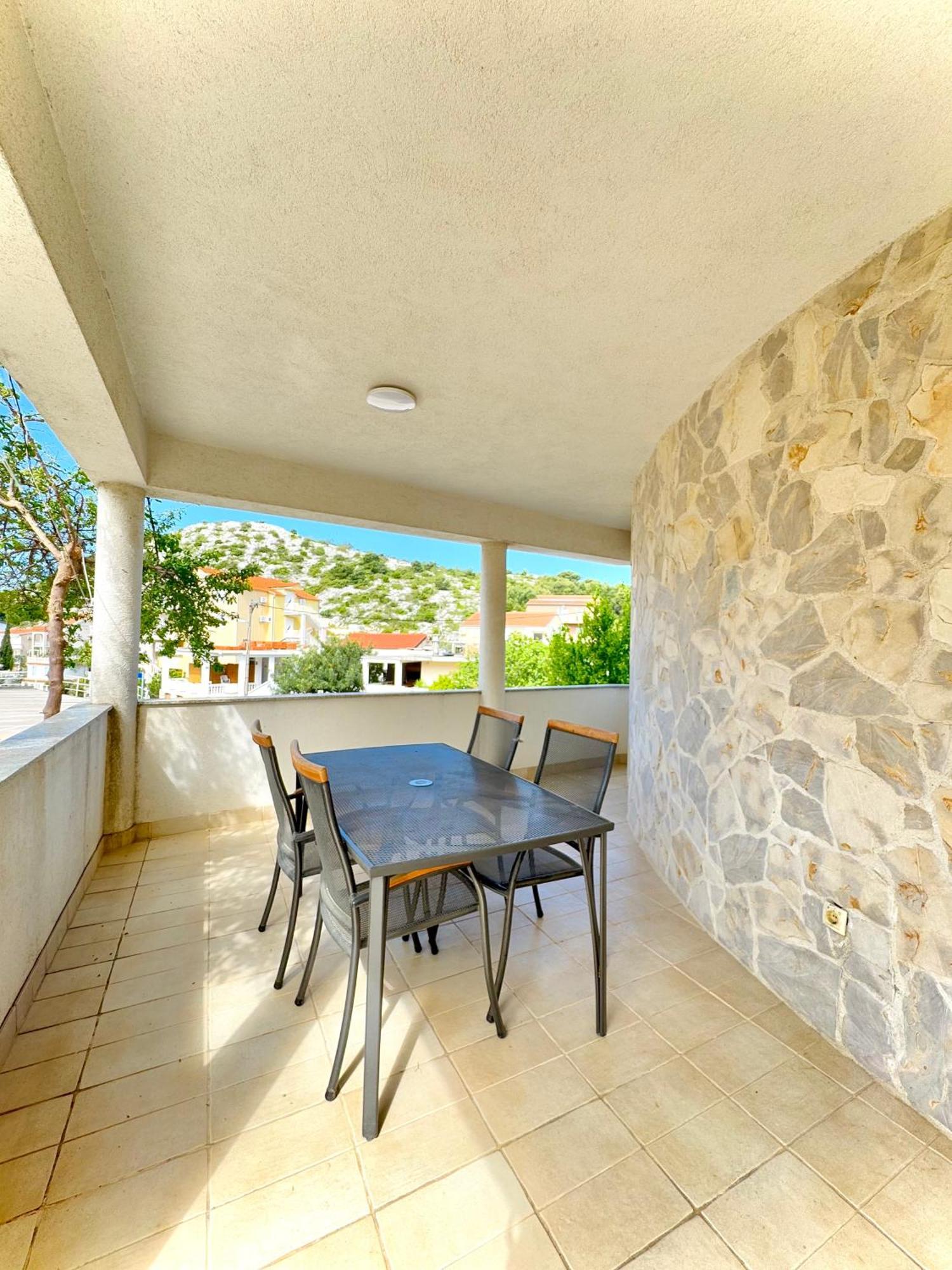 Apartments Elvira Drage Exterior photo